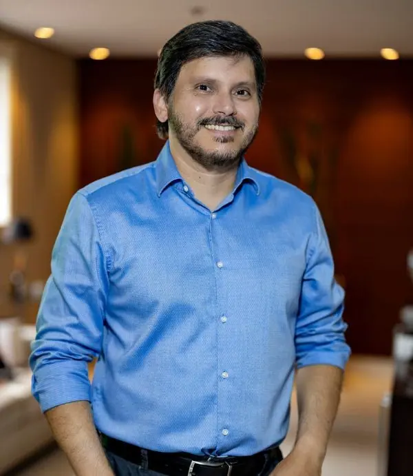 Dr. André Pamplona